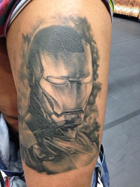 Tatovering af Iron Man på overarm