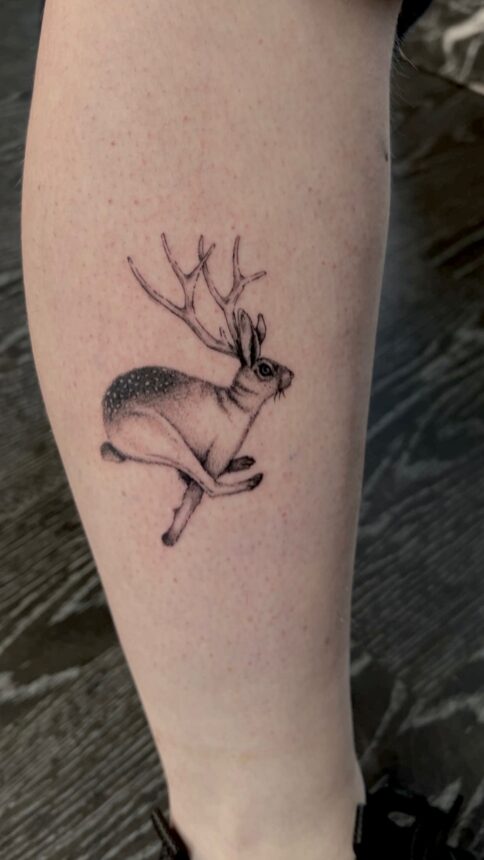 Tatovering af jackalope på læg